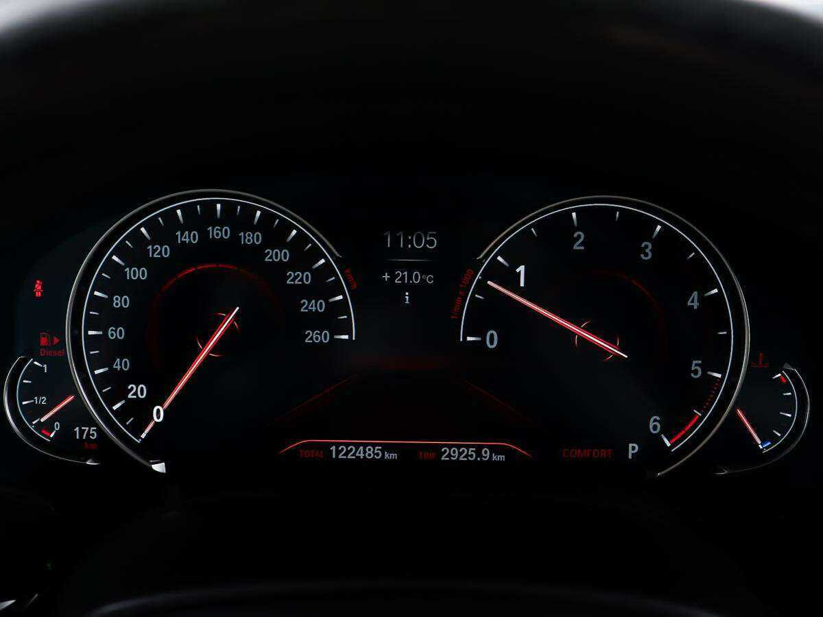 Купить BMW 5 серии 530d xDrive, 2017, 122 372 км, фото №16