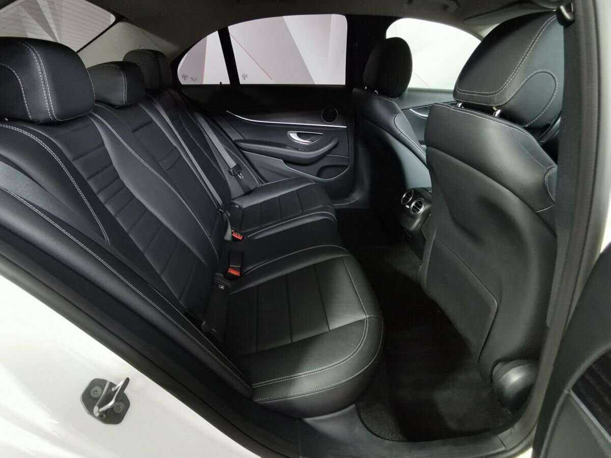 Купить Mercedes-Benz E-Класс 300, 2017, 77 793 км, фото №12