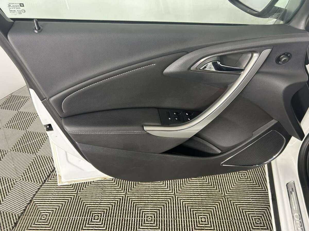 Купить Opel Astra, 2011, 258 397 км, фото №8