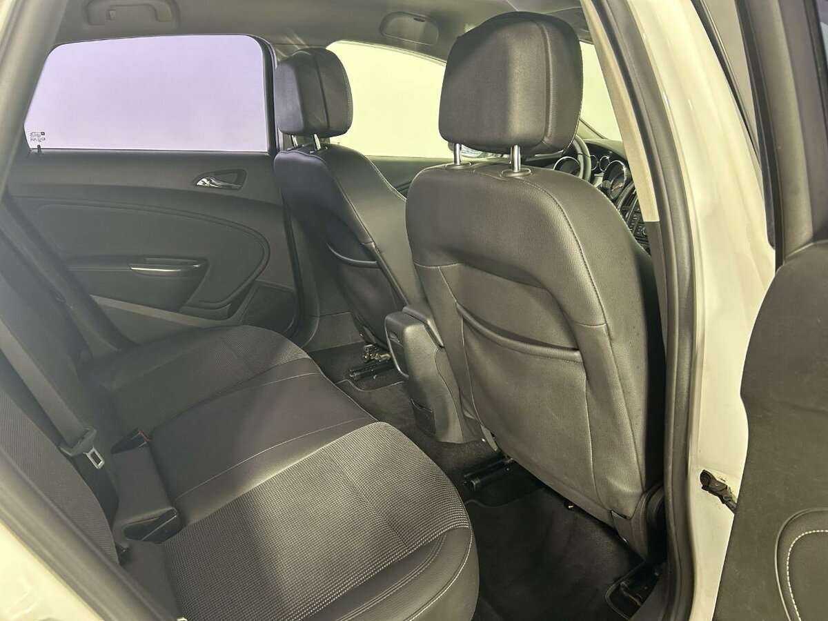 Купить Opel Astra, 2011, 258 397 км, фото №16