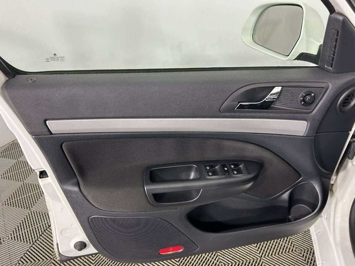 Купить Skoda Octavia, 2011, 220 636 км, фото №7