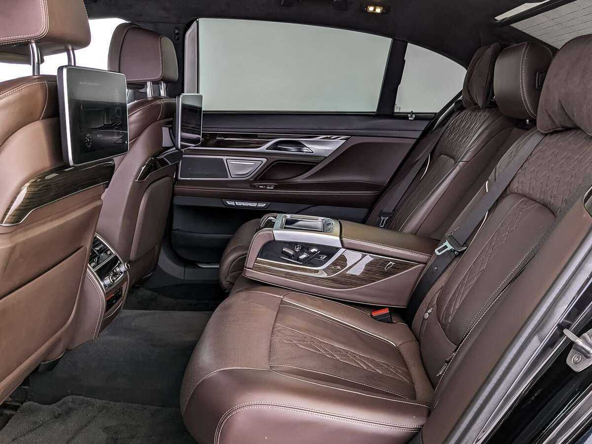 Купить BMW 7 серии Long 750Li xDrive, 2017, 170 699 км, фото №13