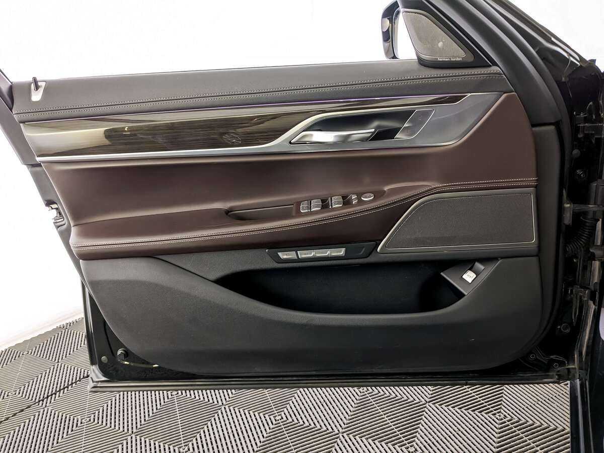 Купить BMW 7 серии Long 740Li xDrive, 2016, 65 355 км, фото №12