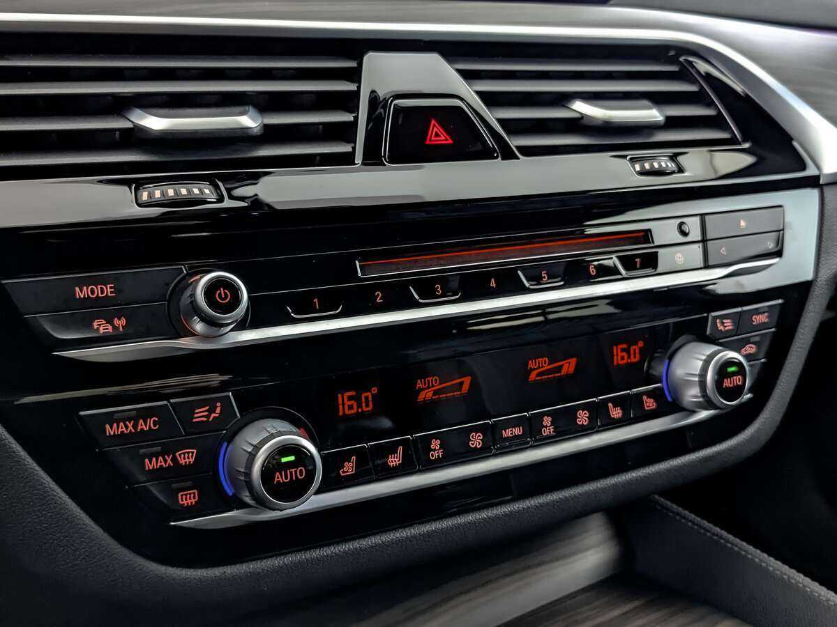 Купить BMW 5 серии 530d xDrive, 2019, 104 347 км, фото №15