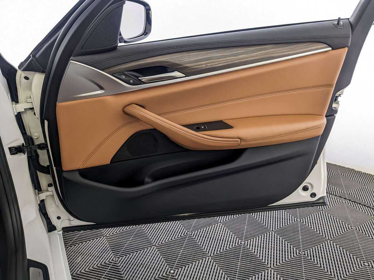 Купить BMW 5 серии 520d xDrive, 2017, 72 392 км, фото №19