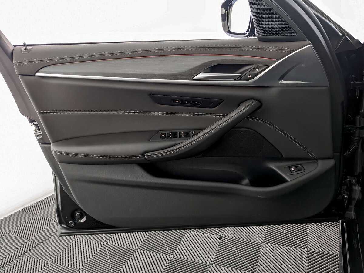 Купить BMW 5 серии 530d xDrive, 2021, 42 225 км, фото №10