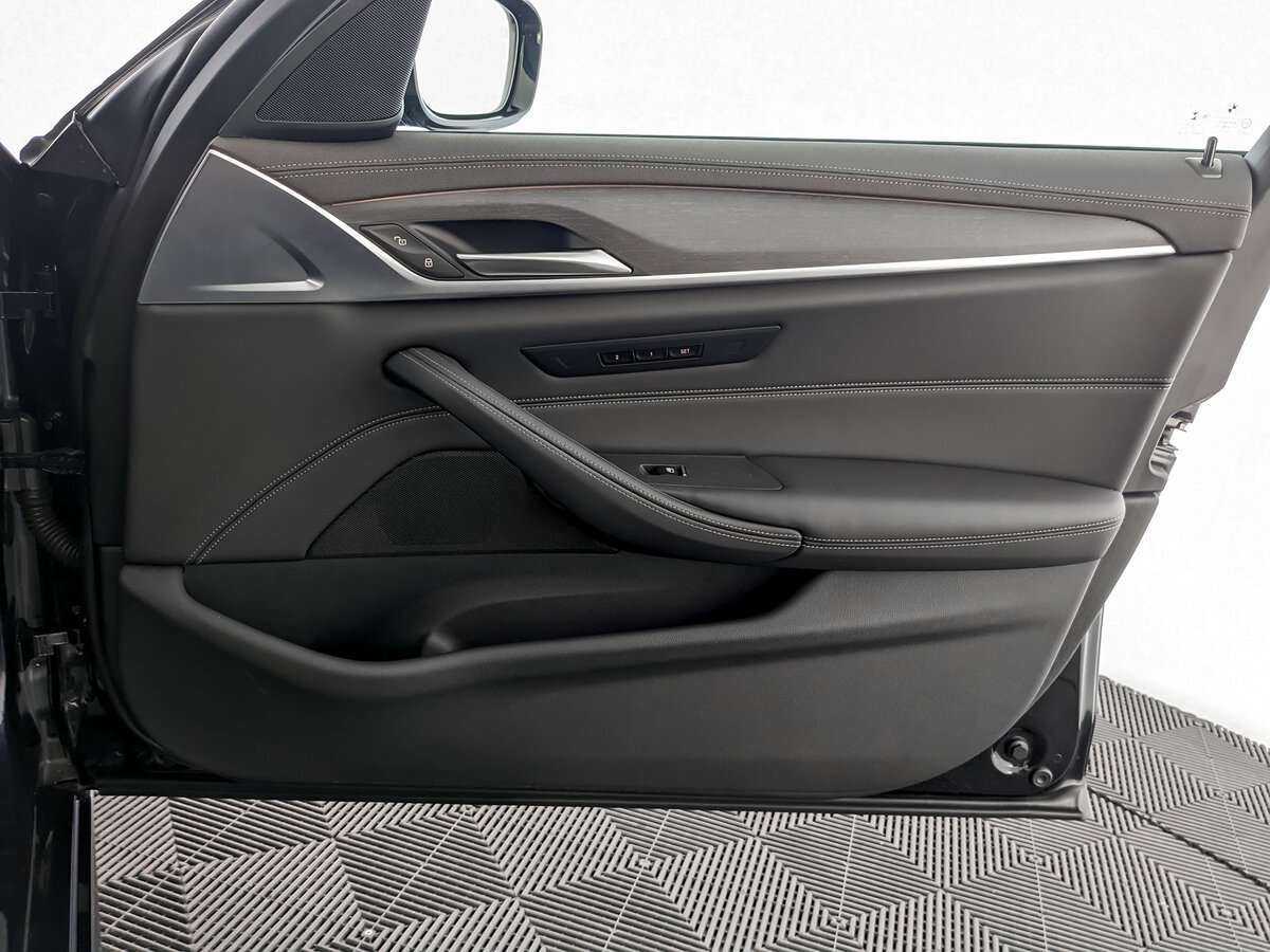 Купить BMW 5 серии 530d xDrive, 2021, 42 225 км, фото №18