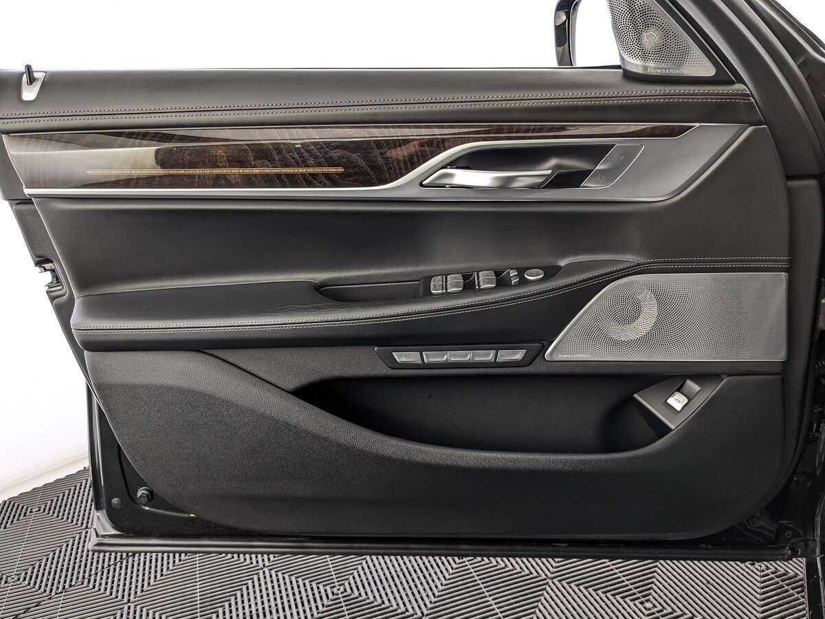 Купить BMW 7 серии Long 750Li xDrive, 2017, 78 101 км, фото №18