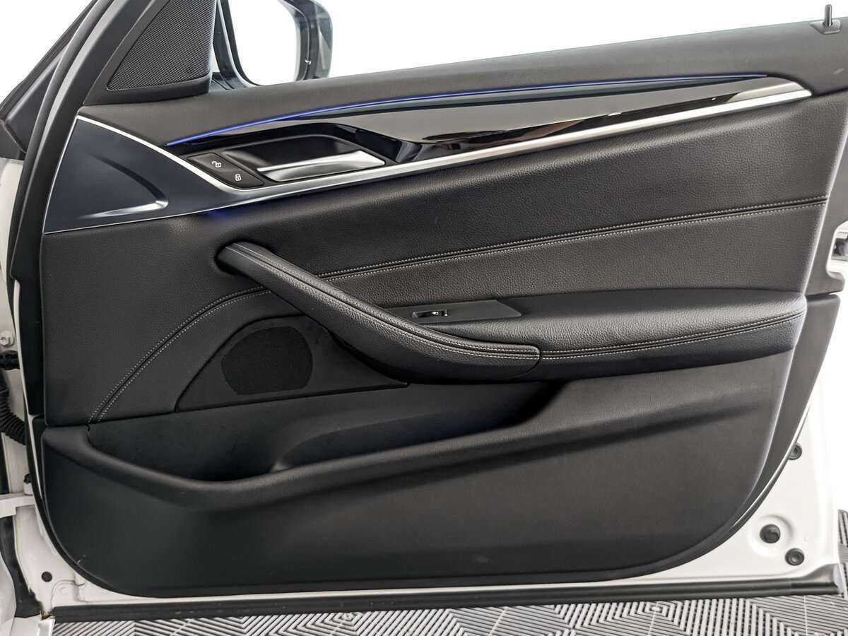 Купить BMW 5 серии 520d, 2017, 141 423 км, фото №20
