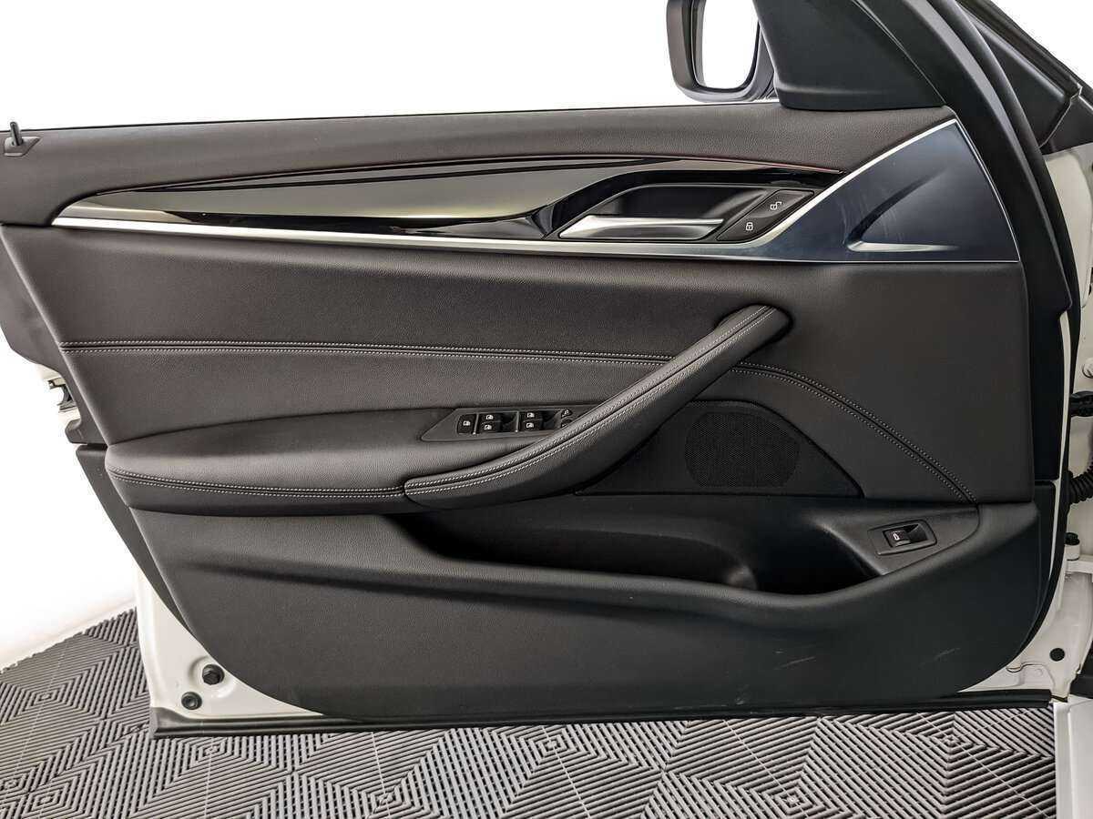 Купить BMW 5 серии 520i, 2020, 56 000 км, фото №13