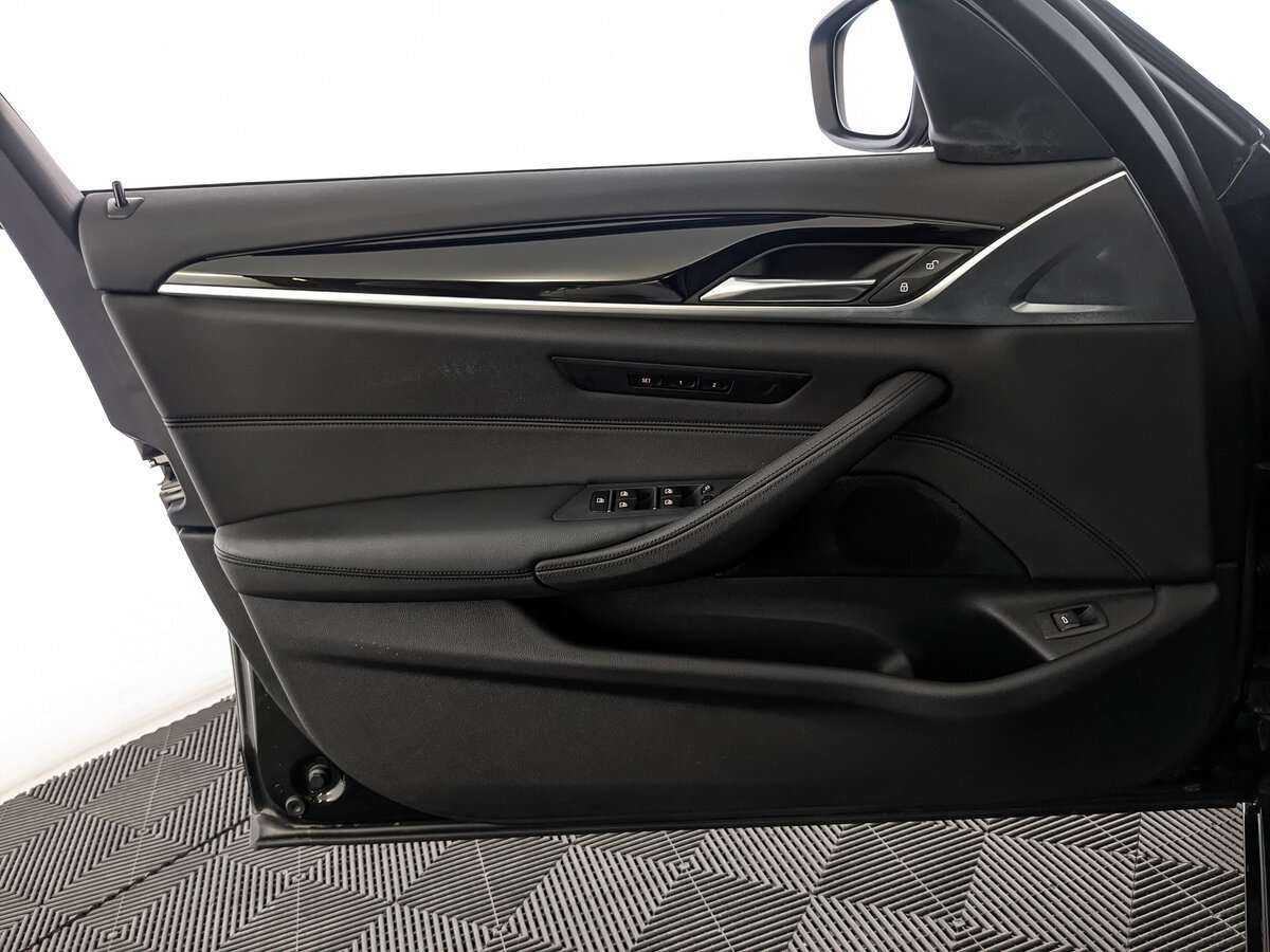Купить BMW 5 серии 520d, 2020, 21 774 км, фото №15