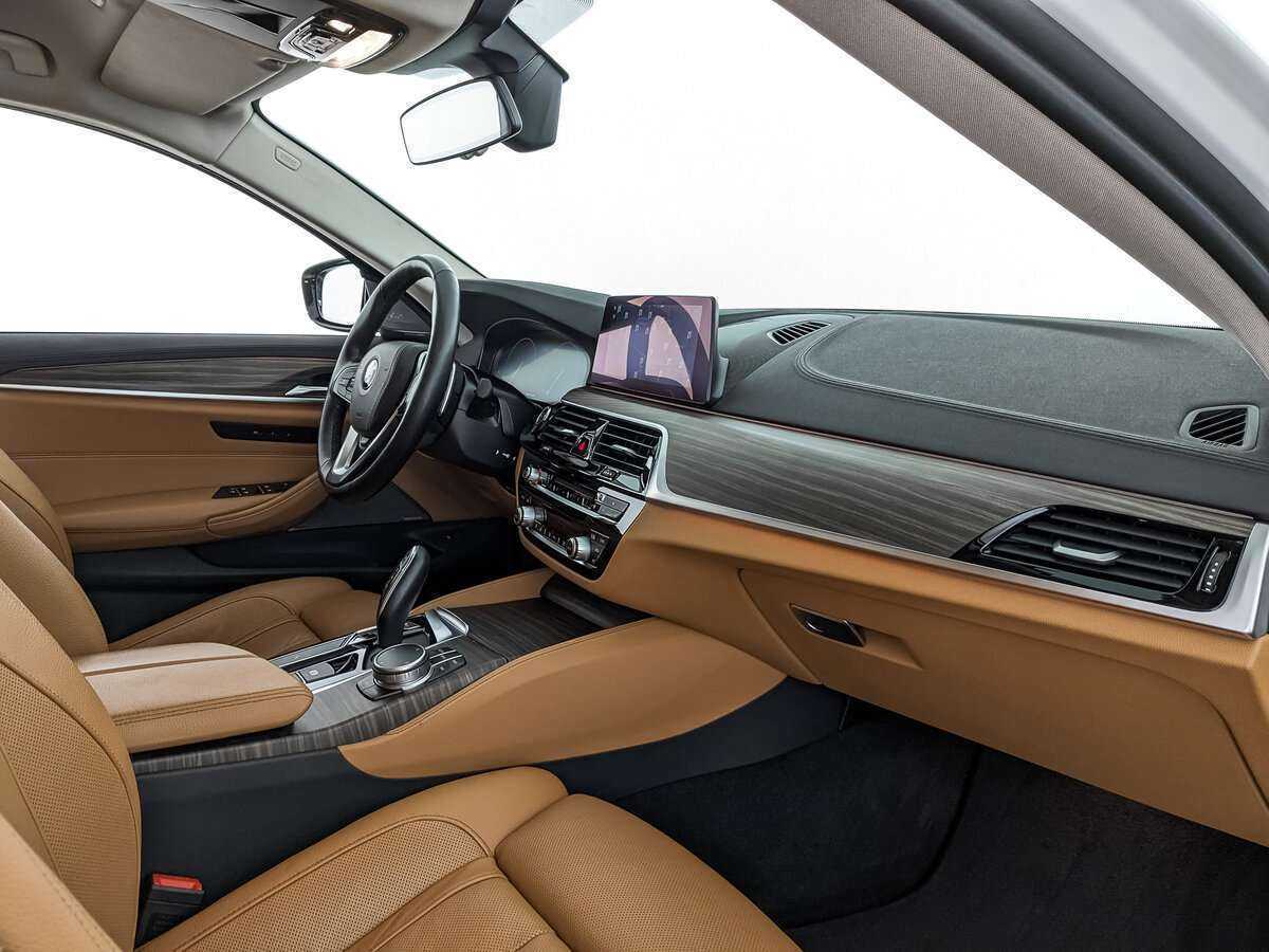 Купить BMW 5 серии 530i xDrive, 2019, 84 800 км, фото №9