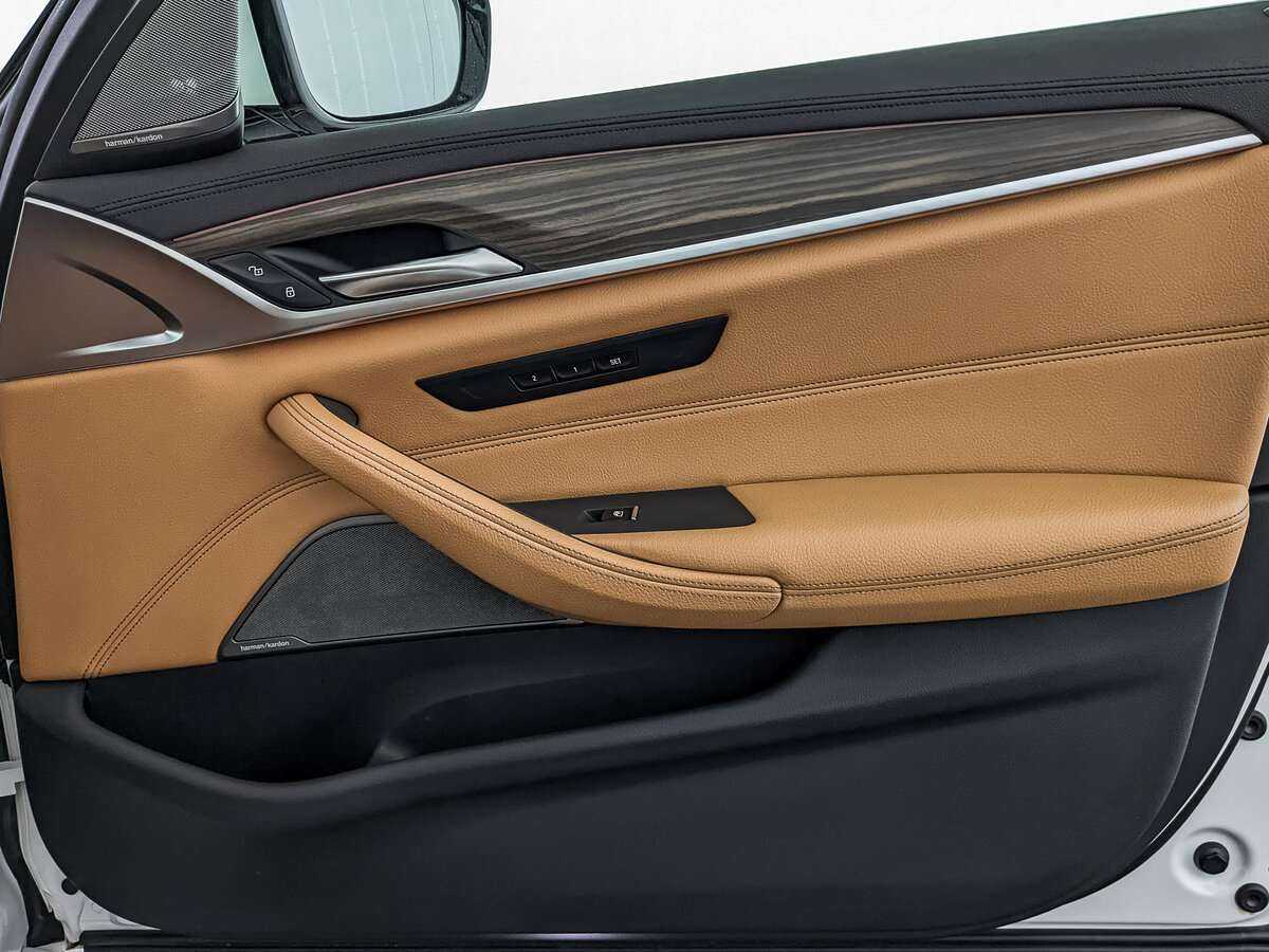 Купить BMW 5 серии 530i xDrive, 2019, 84 800 км, фото №20