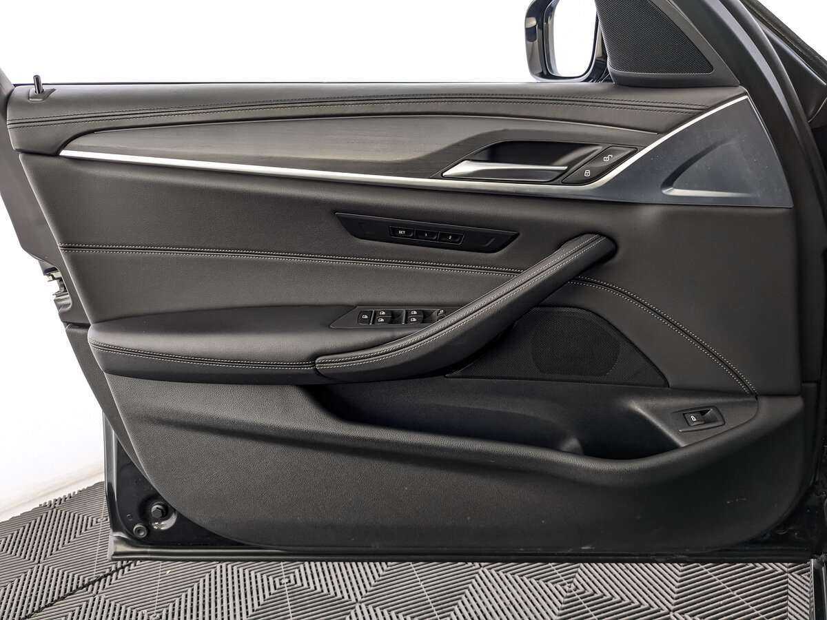 Купить BMW 5 серии 530d xDrive, 2021, 82 551 км, фото №11