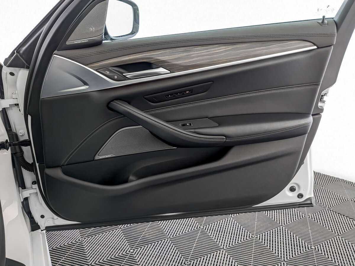 Купить BMW 5 серии 530d xDrive, 2019, 73 626 км, фото №22