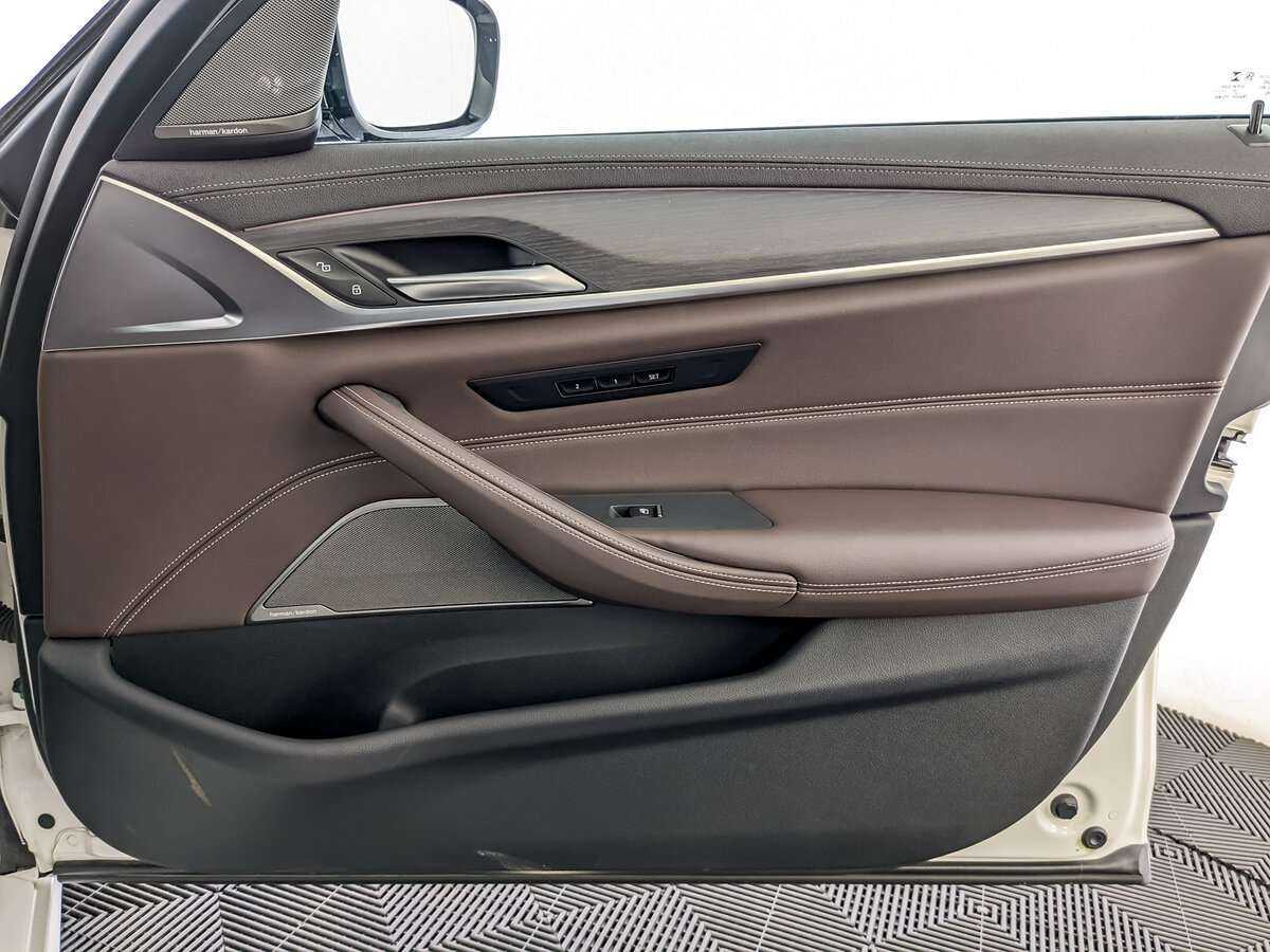 Купить BMW 5 серии 530d xDrive, 2020, 64 100 км, фото №20