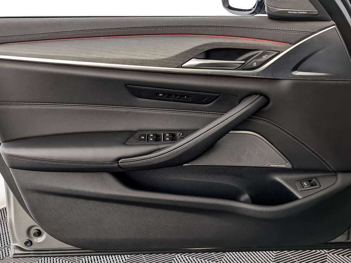 Купить BMW 5 серии 530d xDrive, 2021, 57 707 км, фото №13