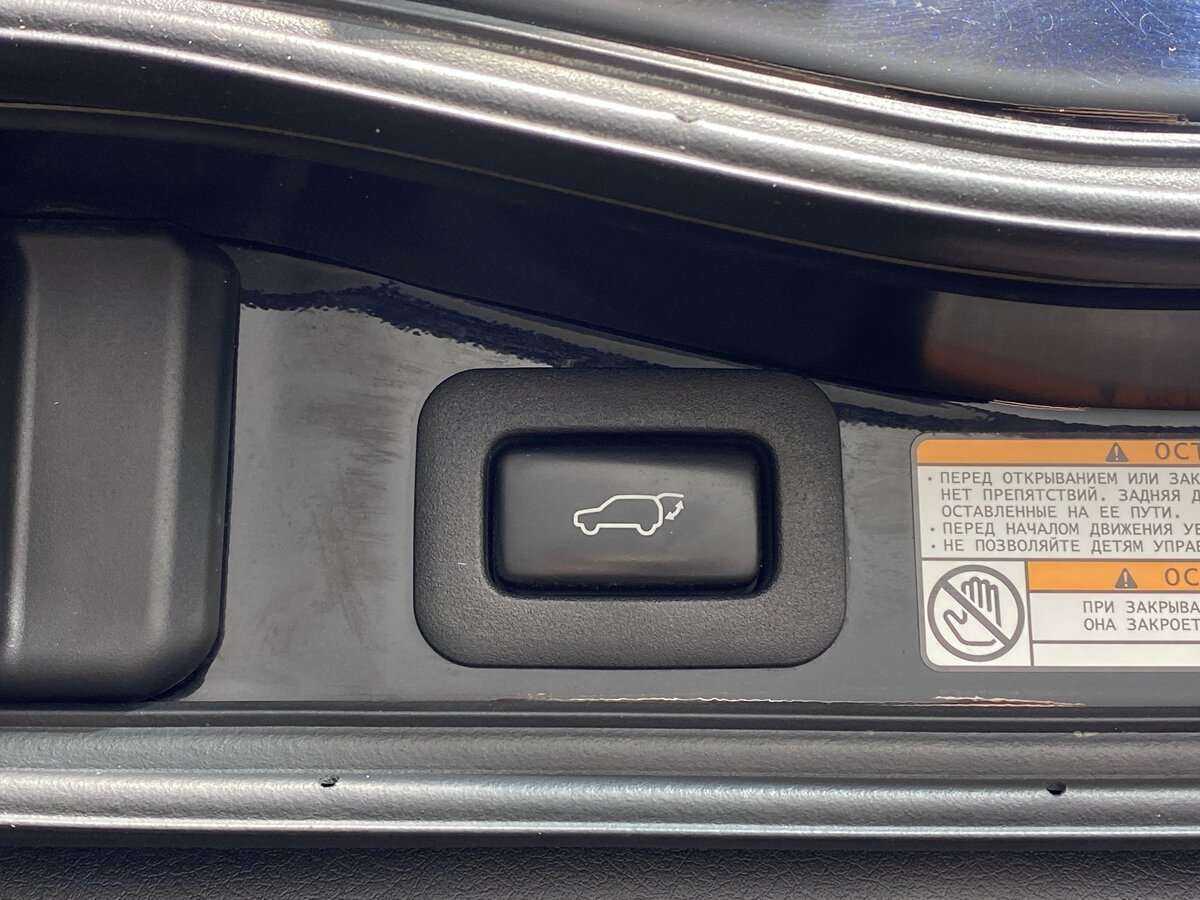 Купить Toyota Land Cruiser, 2017, 200 149 км, фото №4