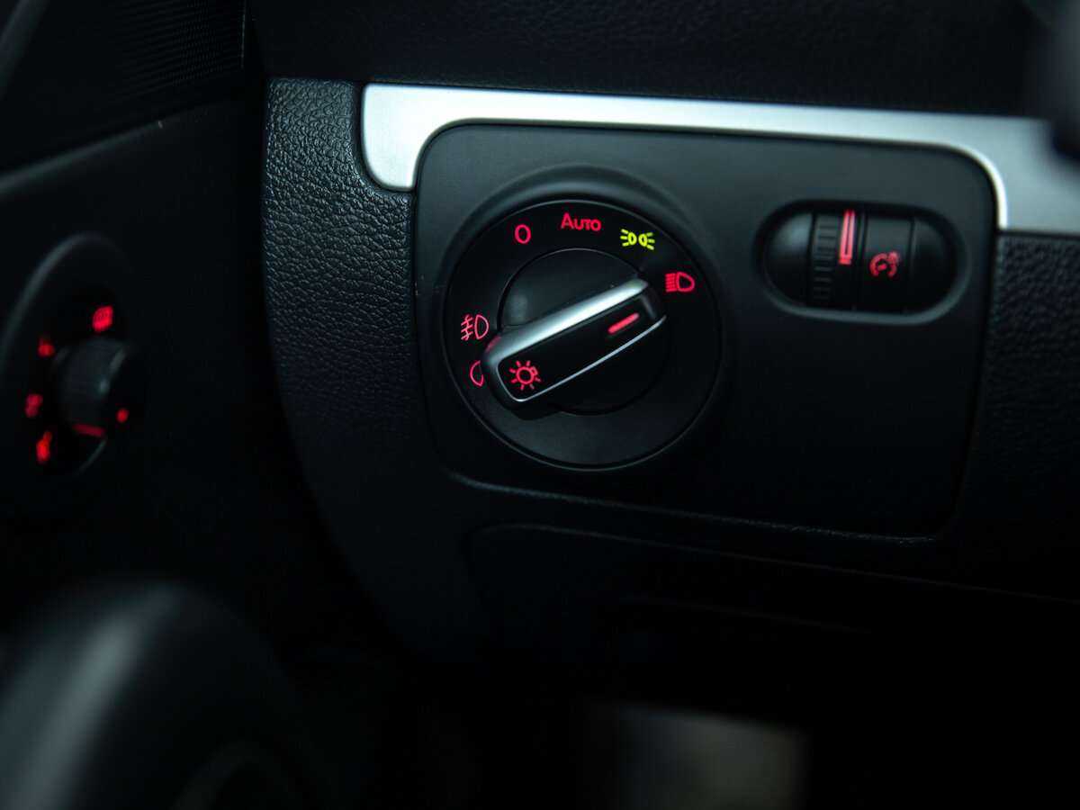 Купить Volkswagen Scirocco, 2011, 120 352 км, фото №16