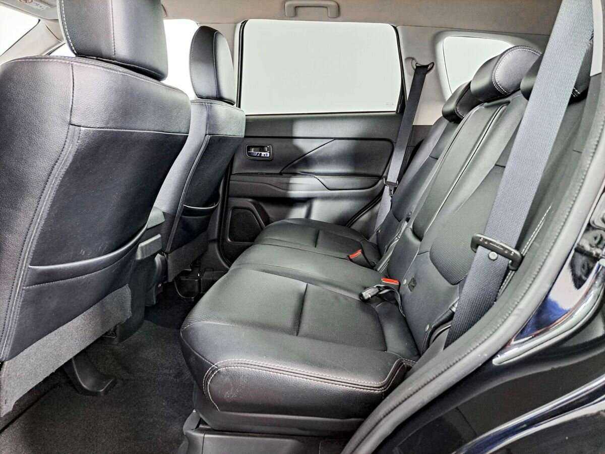 Купить Mitsubishi Outlander, 2017, 88 421 км, фото №10