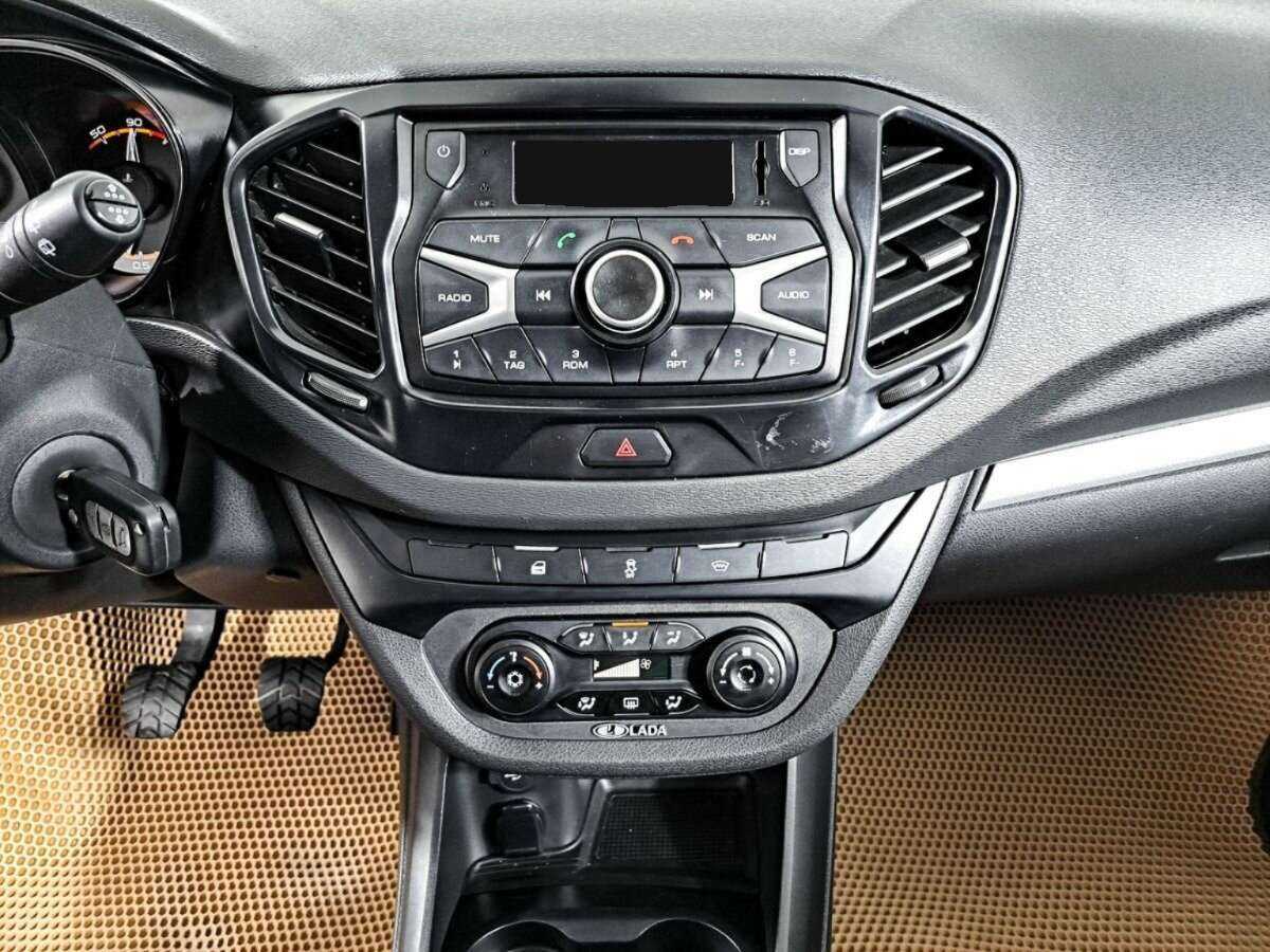 Купить Lada (ВАЗ) Vesta SW, 2019, 90 654 км, фото №13