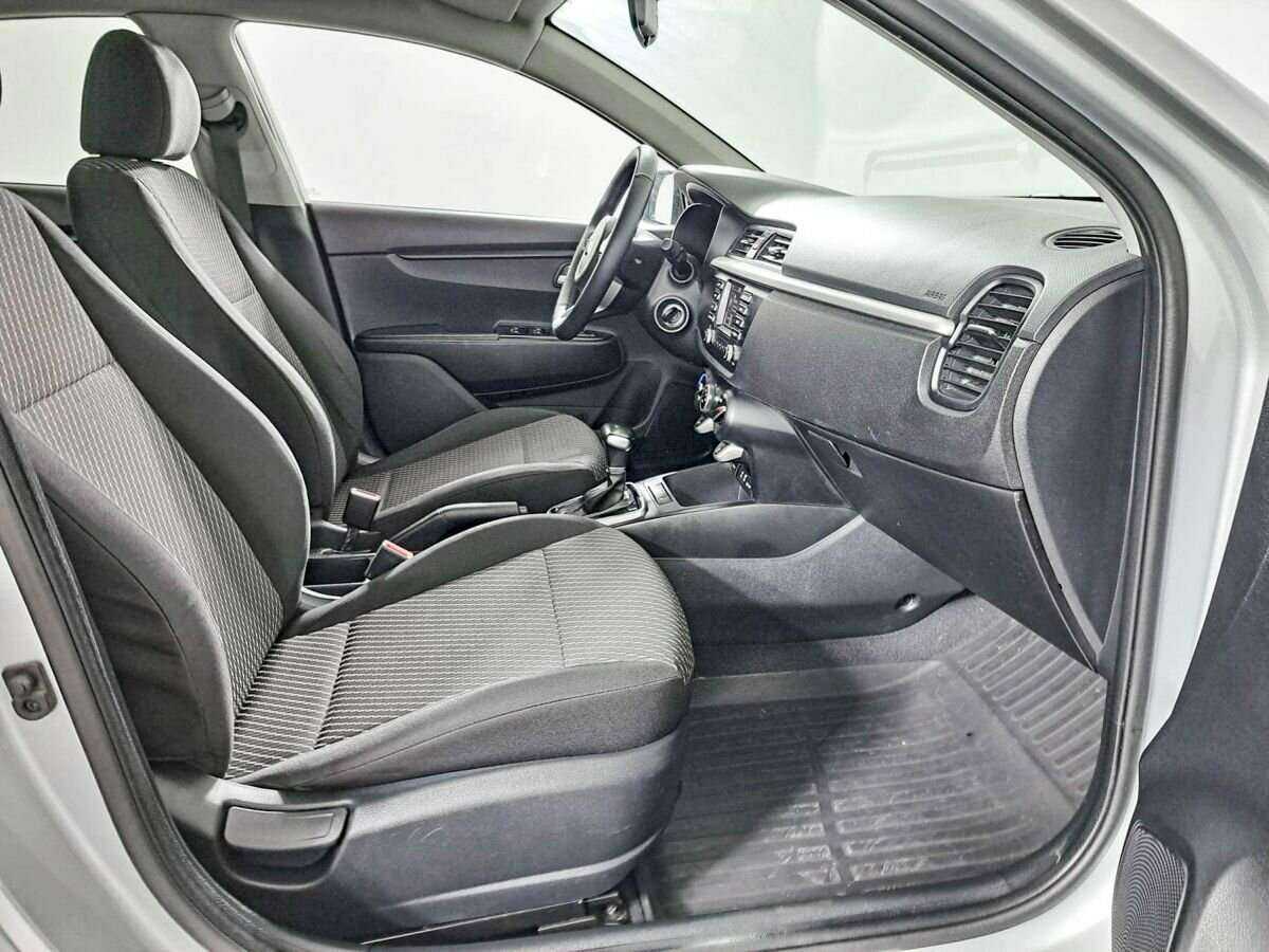 Купить Kia Rio, 2017, 87 000 км, фото №9
