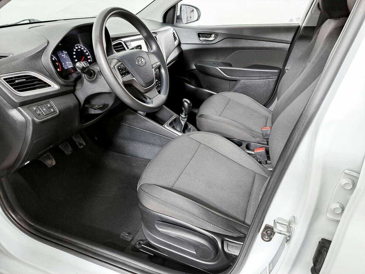 Купить Hyundai Solaris, 2019, 106 601 км, фото №13