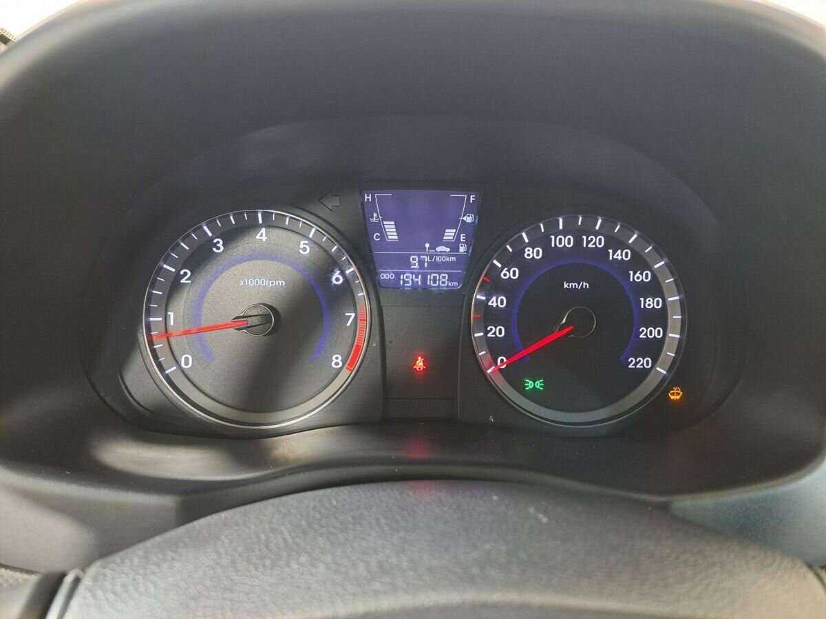 Купить Hyundai Solaris, 2011, 194 110 км, фото №11