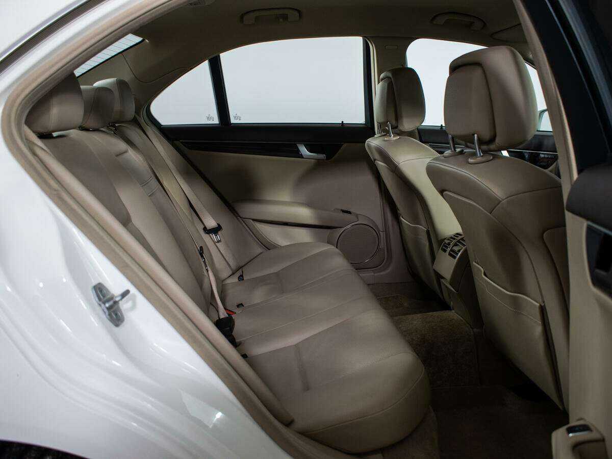 Купить Mercedes-Benz C-Класс 300, 2011, 198 377 км, фото №9