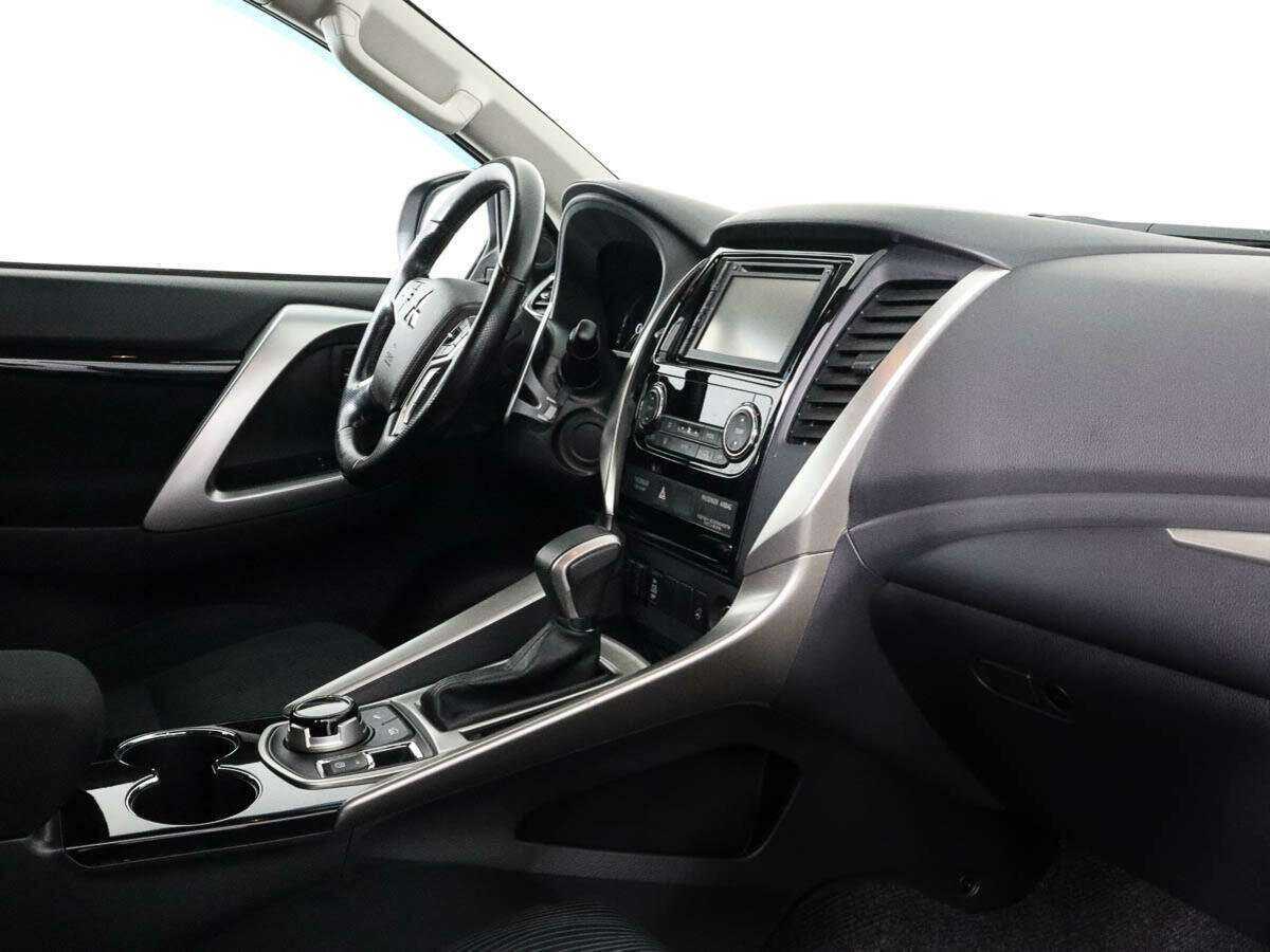 Купить Mitsubishi Pajero Sport, 2017, 165 900 км, фото №7