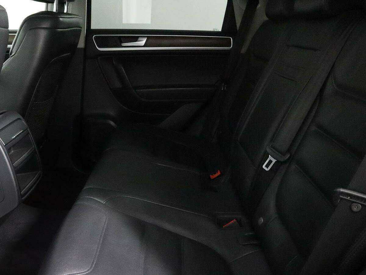 Купить Volkswagen Touareg, 2012, 370 732 км, фото №8