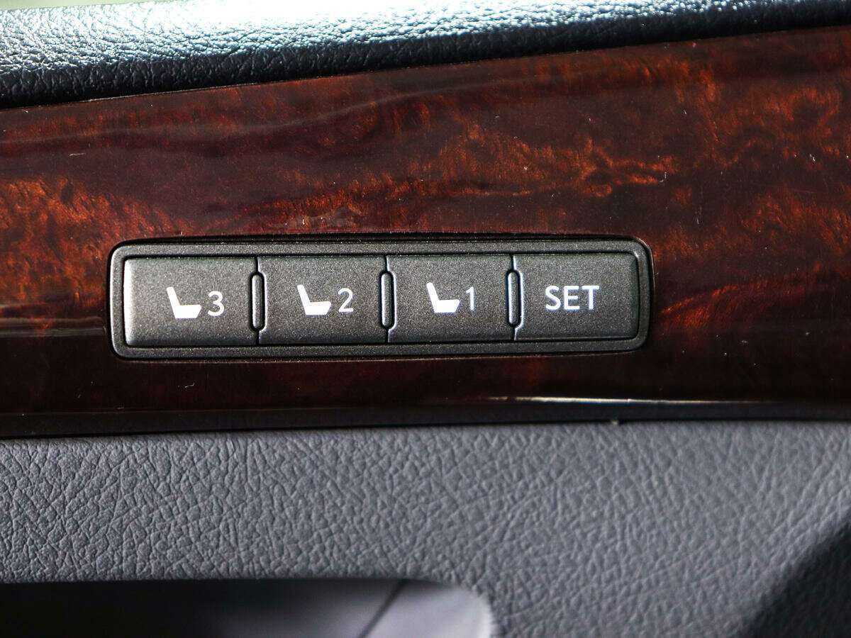 Купить Lexus LX 570, 2008, 252 371 км, фото №21