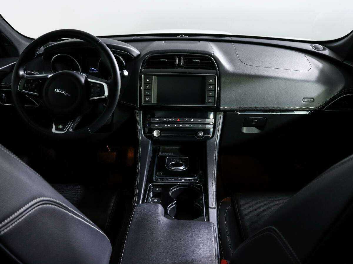 Купить Jaguar F-Pace, 2016, 90 800 км, фото №12