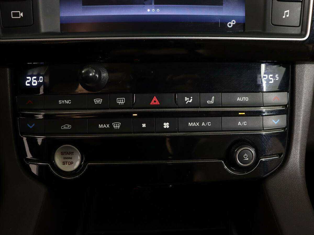 Купить Jaguar F-Pace, 2017, 130 200 км, фото №29