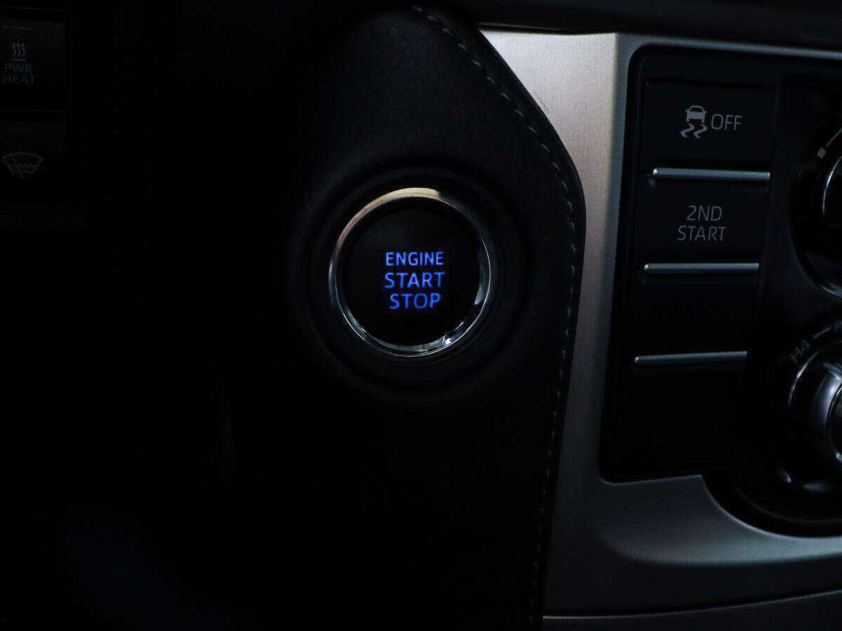 Купить Toyota Land Cruiser Prado, 2022, 4 296 км, фото №18