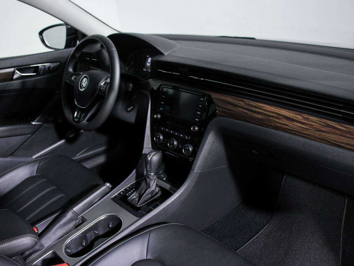Купить Volkswagen Passat (North America and China), 2021, 12 832 км, фото №5