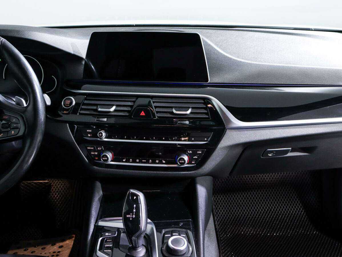 Купить BMW 5 серии 520d xDrive, 2018, 175 697 км, фото №11