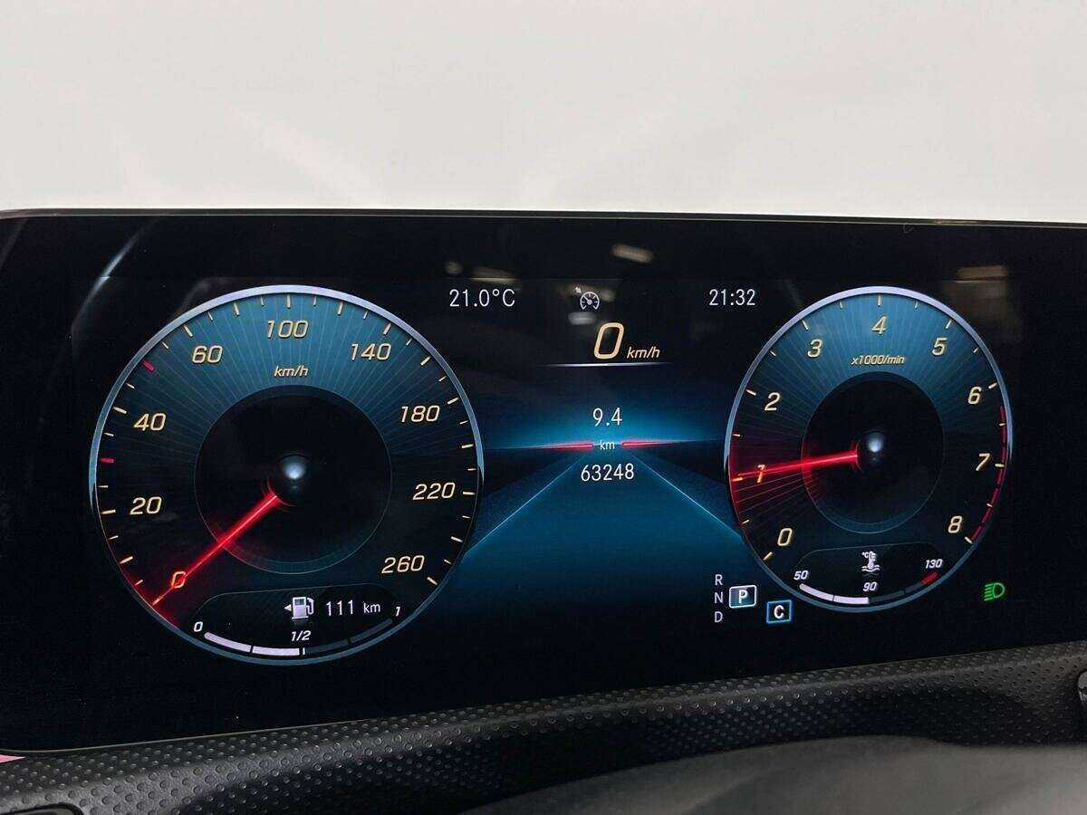 Купить Mercedes-Benz CLA 200, 2021, 63 000 км, фото №12