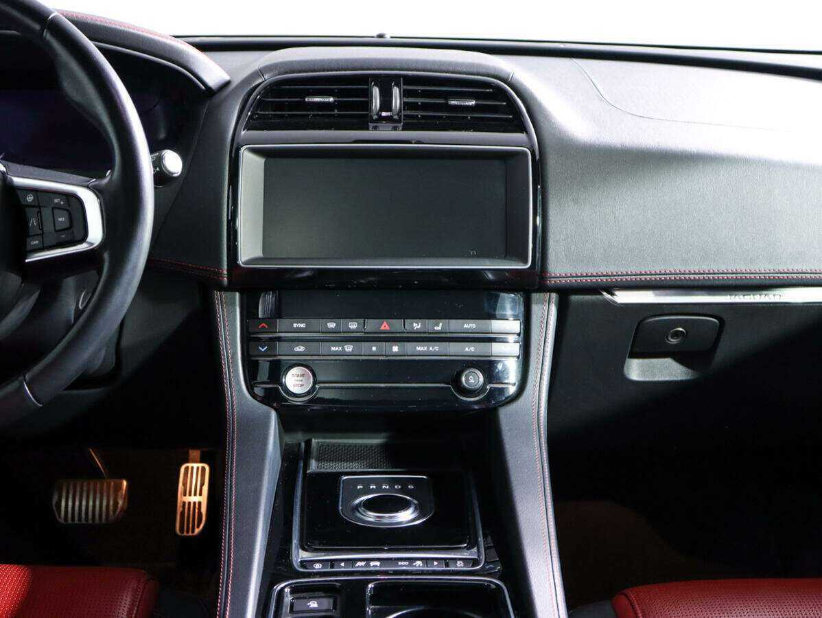 Купить Jaguar F-Pace, 2018, 81 000 км, фото №13