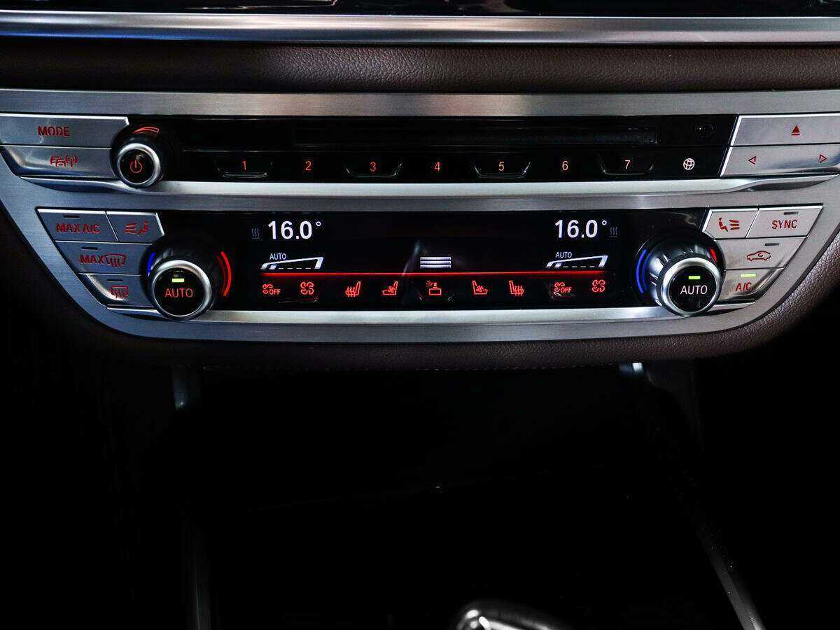 Купить BMW 7 серии Long 740Ld xDrive, 2016, 117 850 км, фото №16