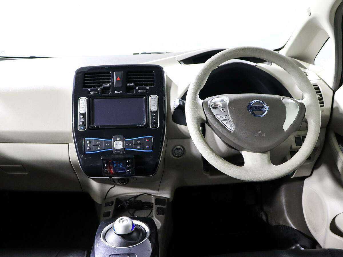 Купить Nissan Leaf, 2011, 136 431 км, фото №10