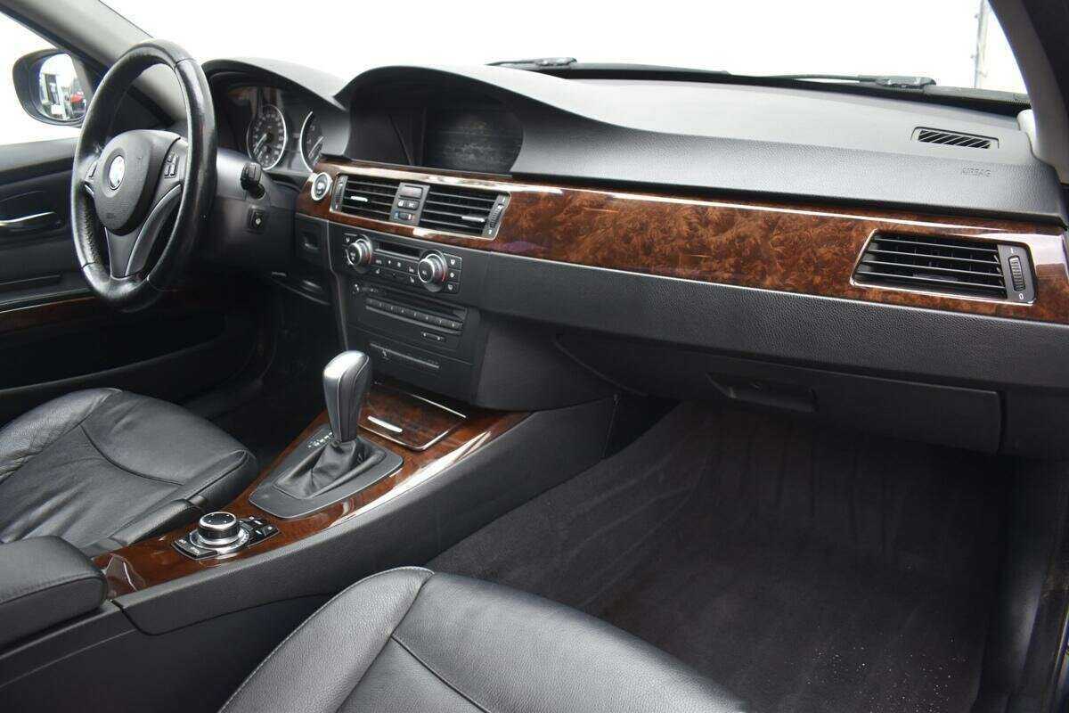 Купить BMW 3 серии 325i, 2009, 219 667 км, фото №9
