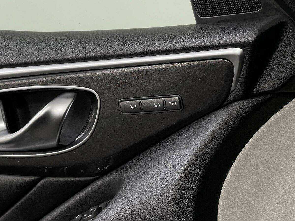 Купить Infiniti Q50, 2015, 131 000 км, фото №14