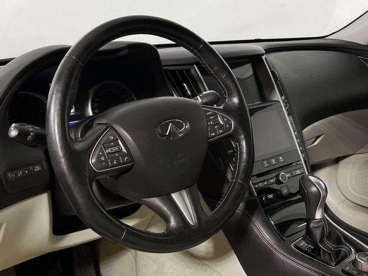 Купить Infiniti Q50, 2015, 131 000 км, фото №15