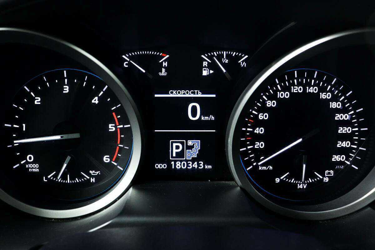 Купить Toyota Land Cruiser, 2012, 180 341 км, фото №10