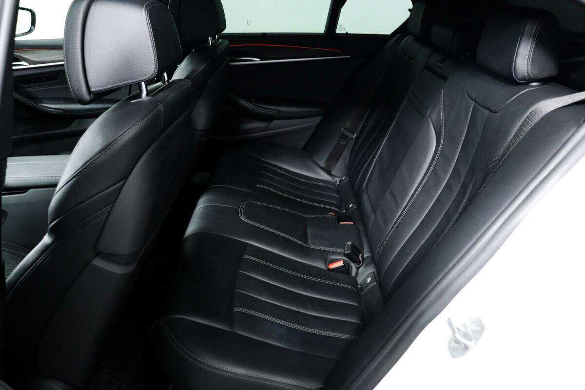 Купить BMW 5 серии 520d xDrive, 2017, 59 446 км, фото №12