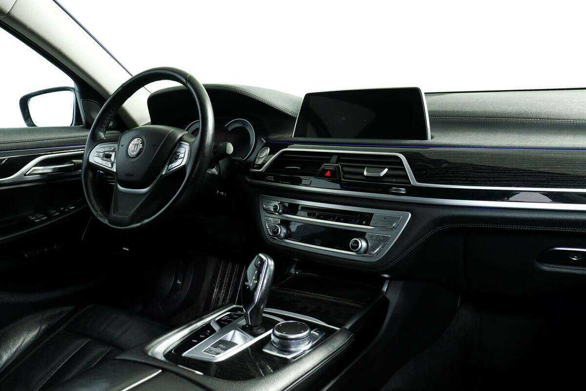 Купить BMW 7 серии 730d xDrive, 2017, 215 000 км, фото №9
