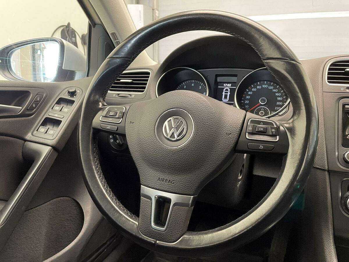 Купить Volkswagen Golf, 2010, 81 781 км, фото №10