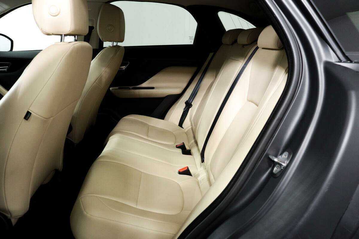 Купить Jaguar F-Pace, 2016, 124 569 км, фото №12