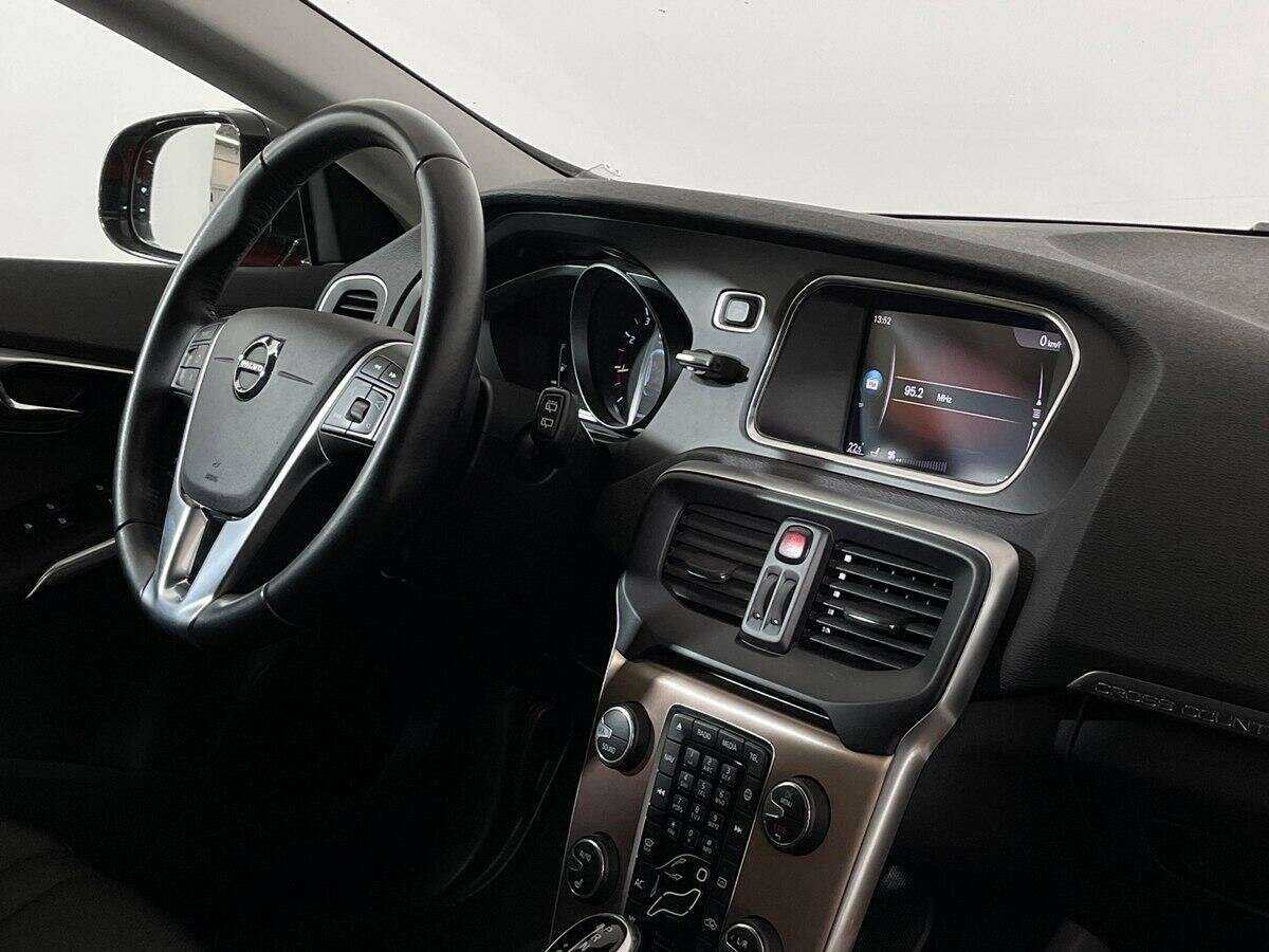Купить Volvo V40 Cross Country, 2018, 59 138 км, фото №9